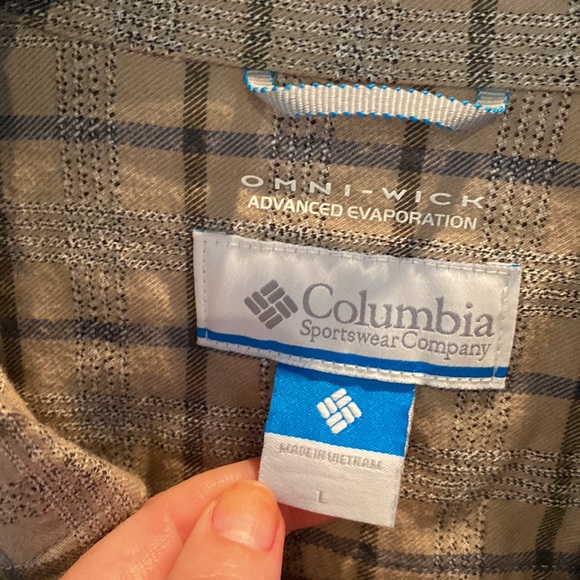 Columbia button up - Picture 2 of 3